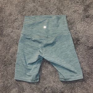 WORN ONCE Lululemon wunder train high-rise short 6”